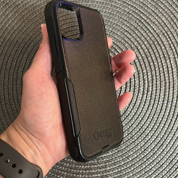 OtterBox defender screenless iPhone 11 black protection case - Picture 5 of 7